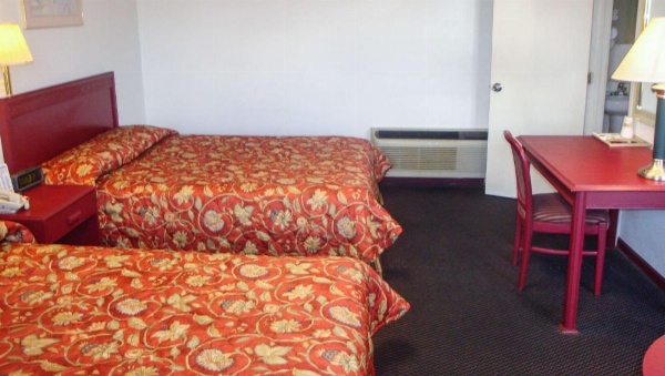 Golden Wheat Budget Host Inn image 15