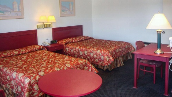 Golden Wheat Budget Host Inn image 16